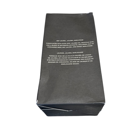 NIB Twenty-Nine Palms Pinyon Poet Body Wash
16.9 oz Bay Laurel, Jojoba, Marjoram - Picture 5 of 6